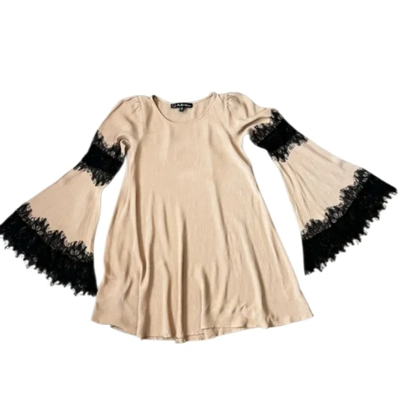 😁For Love & Lemons Festival Lace Bell Sleeve Dress - Tan - Size XS - Picture 3 of 11